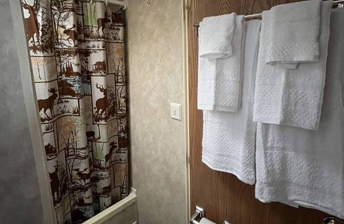 Clinton RV Rental | Underwood’s Camper near Truman Lake