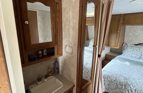 Clinton RV Rental | Underwood’s Camper near Truman Lake