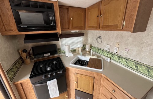 Clinton RV Rental | Underwood’s Camper near Truman Lake