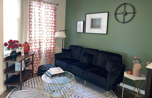 Miracle Mile Apartment | Cozy and Stylish Unit