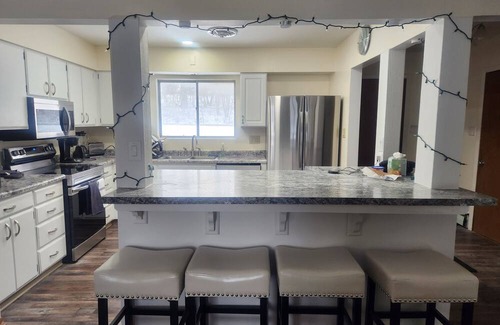 Medina Cabin | Cozy 3 bedroom on Lazy Lake. Includes 2 kitchens, 2 bathrooms, sauna, and kayaks