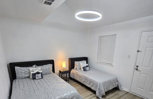 Tallahassee House | Beautiful Home Near Fsu/famu- Perfect for Walking to the Stadium 2br/2b