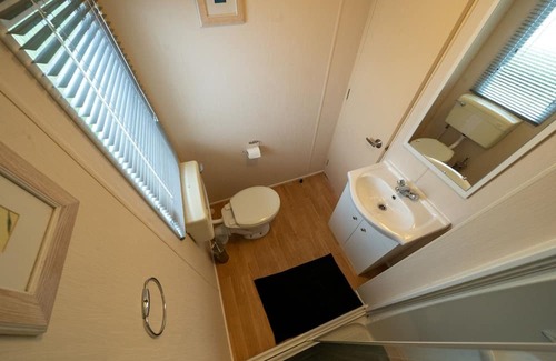 Winestead Ski Chalet | Inviting 3-Bed Caravan on Sand Le Mere, Tunstall