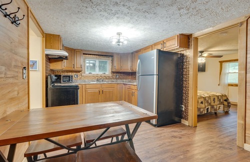 Wellston Cabin | Jackson County Cabin w/ Fire Pits & ATV Trails!