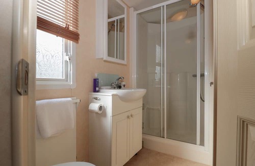 Fiddington Cottage | BAYVIEW 22, pet friendly, with a garden in West Quantoxhead