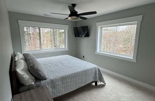 Granite Falls House | Coveside Drive - Beautiful Lakefront Home!