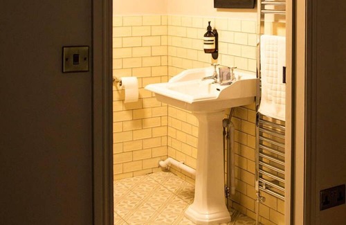 West Compton Bed & Breakfast | fox and hounds inn