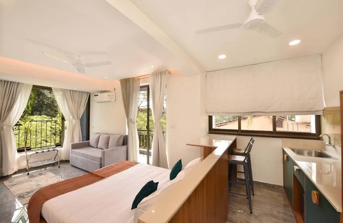 Alto de Porvorim Apartment | Entire Luxury Studio in North Goa -with Breakfast