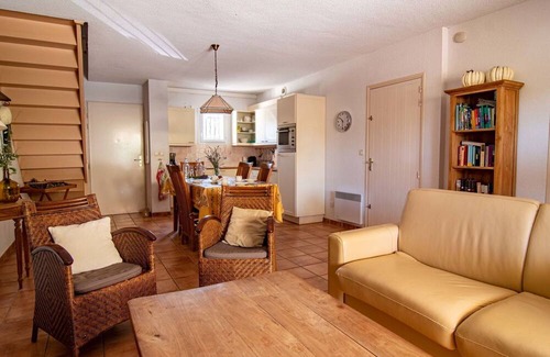 Nans-les-Pins Apartment | Cosy apartment for 6 guests with pool, WIFI, TV, terrace and parking