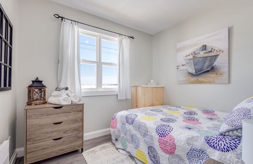 Prince County Cottage | Cozy Riverview Getaway: 3BR, Hot Tub, pets welcome!