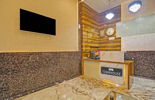 Kolkata House | Super OYO Townhouse 1050 Centre Point In