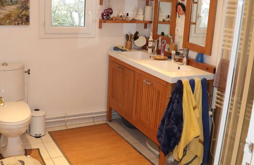 Saint-Cyr-l'Ecole Bed & Breakfast | Vrbo Property
