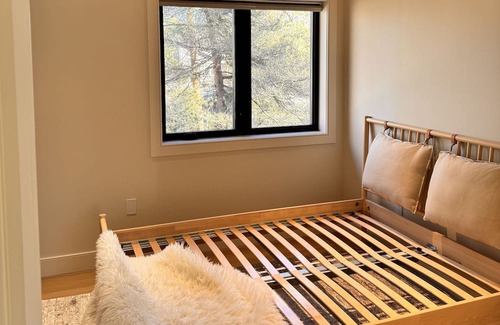 Long Point Cottage | Shore View Lake House - Luxury Rental