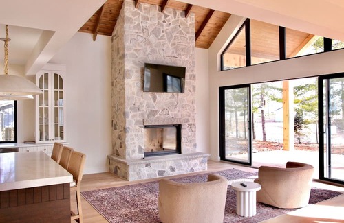 Long Point Cottage | Shore View Lake House - Luxury Rental