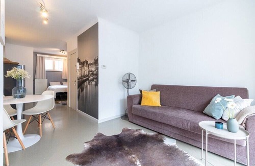 Ghent Apartment | Glowing Ghent Center Studio