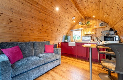 Clitheroe Cabin | Tranquil Luxury: Hot Tub, Firepit, & Sauna