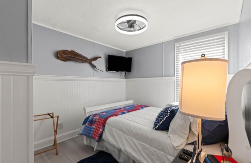 Holly Ridge House | Booking Fee Waived Today - Reel Getaway is calling your name!
