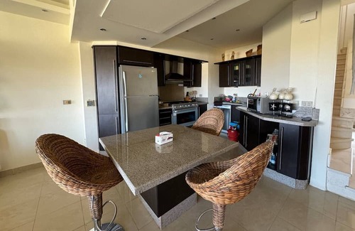 Ras Sudar House | Spacious cozy retro beach house