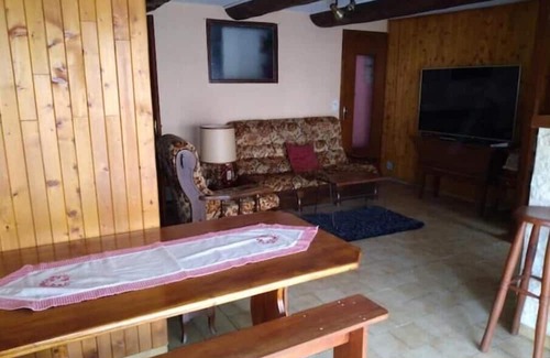 Chambon-sur-Lac Apartment | La Pause de Voissières Offre Famille
