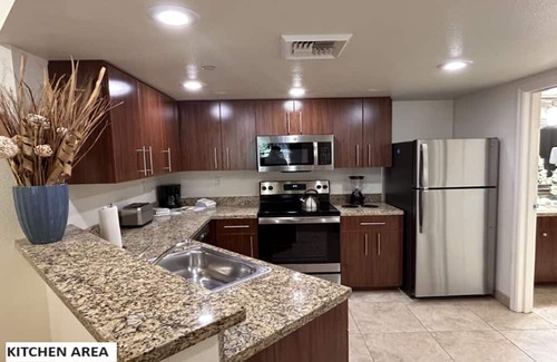 Enterprise Apartment | 1 Bedroom Apartment, 5 heated pools, arcade, gym, free parking and more!