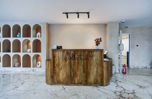 Mundhwa Hotel | Super OYO Townhouse OAK Red Velvet