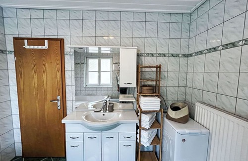 Velden am Worther See Apartment | Beautiful apartment for 6 guests with WIFI, TV, terrace, pets allowed and parking