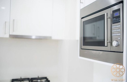 Burwood Apartment | Steps to Train&Shopping with Pool for 6ppl Burwood