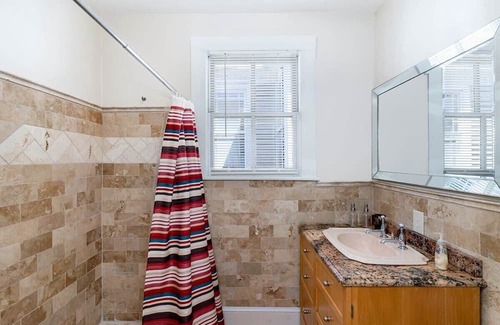 Portsmouth Apartment | The Enchantment of Old Towne Portsmouth - Suite 2