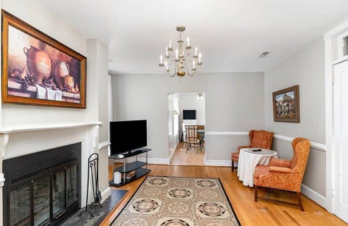 Portsmouth Apartment | The Enchantment of Old Towne Portsmouth - Suite 2