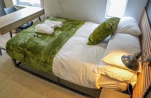 Beeston Apartment | Comfortable stylish room | Pass the Keys