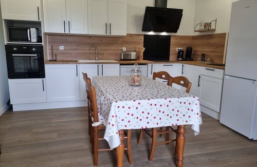 Gy-les-Nonains House | Le Gîte du Cerisier Grande Maison Pour 4 Personnes Avec Espace Télétravail