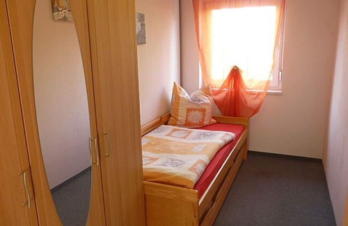 Gunzenhausen Apartment | Holiday home Villa Sunshine