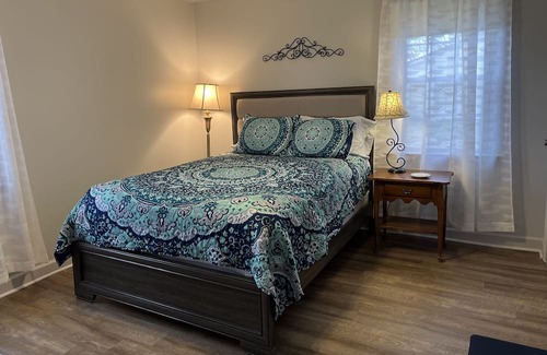 Travelers Rest House | House in the country but close to town