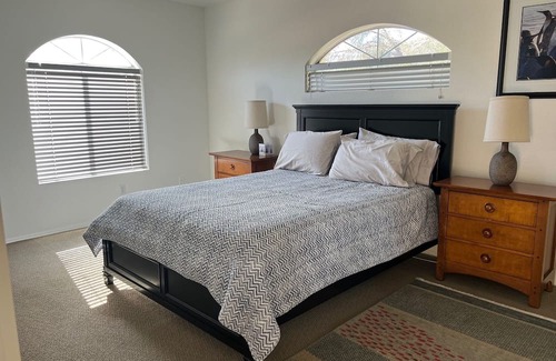 Monterey Point Condo | Lakeside 2-bedroom condo with WiFi, pool and fitness room in lovely Scottsdale
