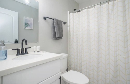 Bayview Apartment | Hillside Cove - Sail Suite