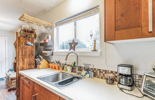 Riverside Condo | Eclectic Comfort – A Fun & Funky Retreat! Minutes to Downtown, Congress & Lamar