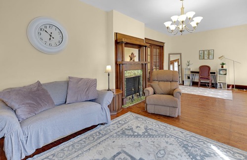 Cumberland House | Your Private Oasis with Stunning Mountain Vistas