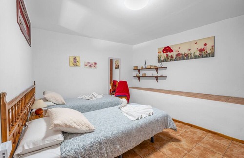 Vallehermoso Apartment | Apartment 'Telégrafos' with Mountain View, Private Terrace and Wi-Fi