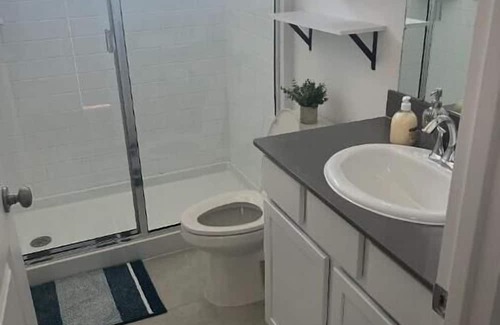 Rosenberg House | Beautiful comfortable one bed room home.