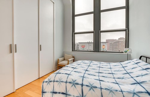 West Side Condo | Sleek, Modern Jersey City Condo: 4 Mi to NYC!