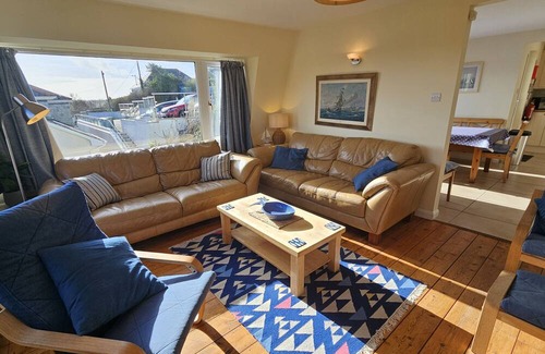 St. Mawes House | Whitestones - sleeps 8 guests in 4 bedrooms