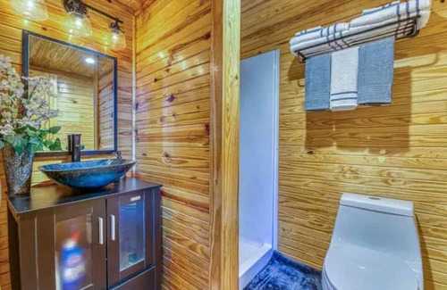Rogersville House | 238) Perfect for couples!