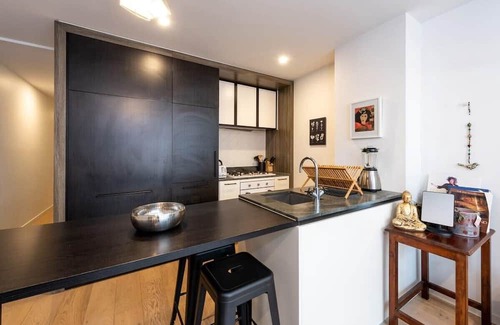 Abbotsford Apartment | Charming 1-BR Apt w/Pool & Gym -15 mins from City!
