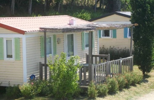Villefranche-du-Perigord House | Mobilhome 3 étoiles - Piscine - eeeebb