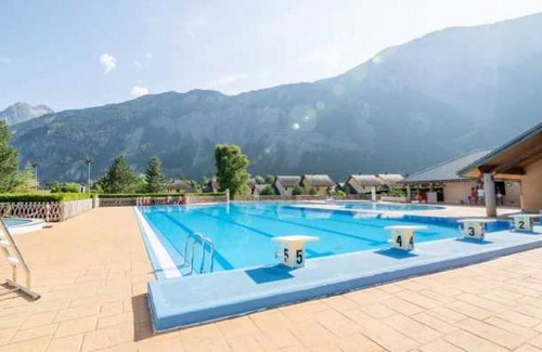 Le Bourg-d'Oisans House | Camping 4 étoiles - eeeaei