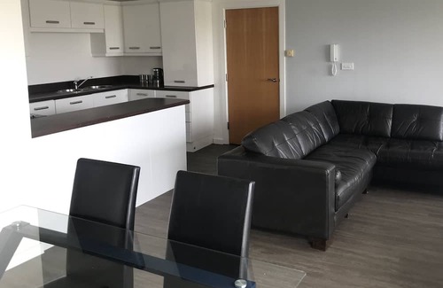 Liverpool Apartment | Modern, Liverpool Apartment, Entire Place, Free parking