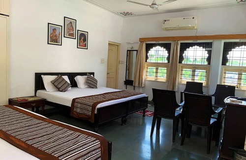 Udaipur Apartment | Four Bed Room - Gadh Ganesh Homestay