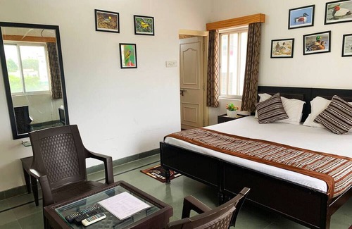 Udaipur Apartment | Double Bed Room - Gadh Ganesh Homestay