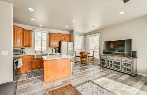 Yuma House | Yuma Home w/ Fire Pit & Outdoor Community Pool!