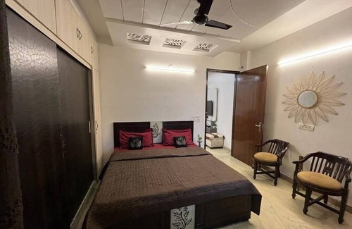 Tilak Nagar Apartment | Sufiyana Plain Like Beautiful 1